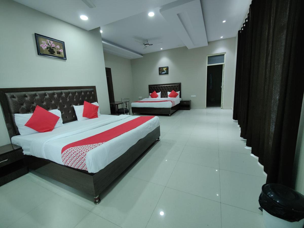 Hotel Kailash Mansarovar And Banquet Hall Bareli Exterior foto