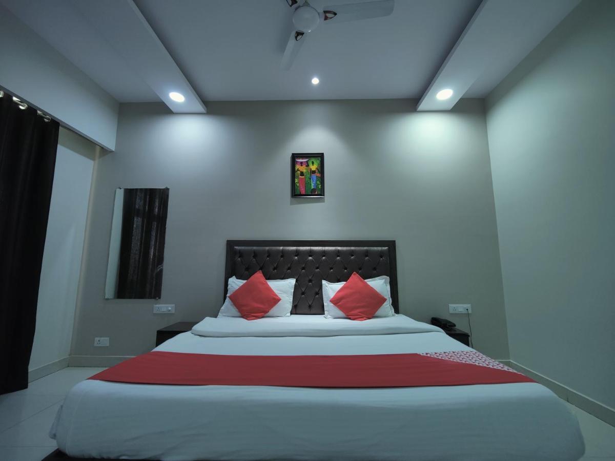 Hotel Kailash Mansarovar And Banquet Hall Bareli Exterior foto